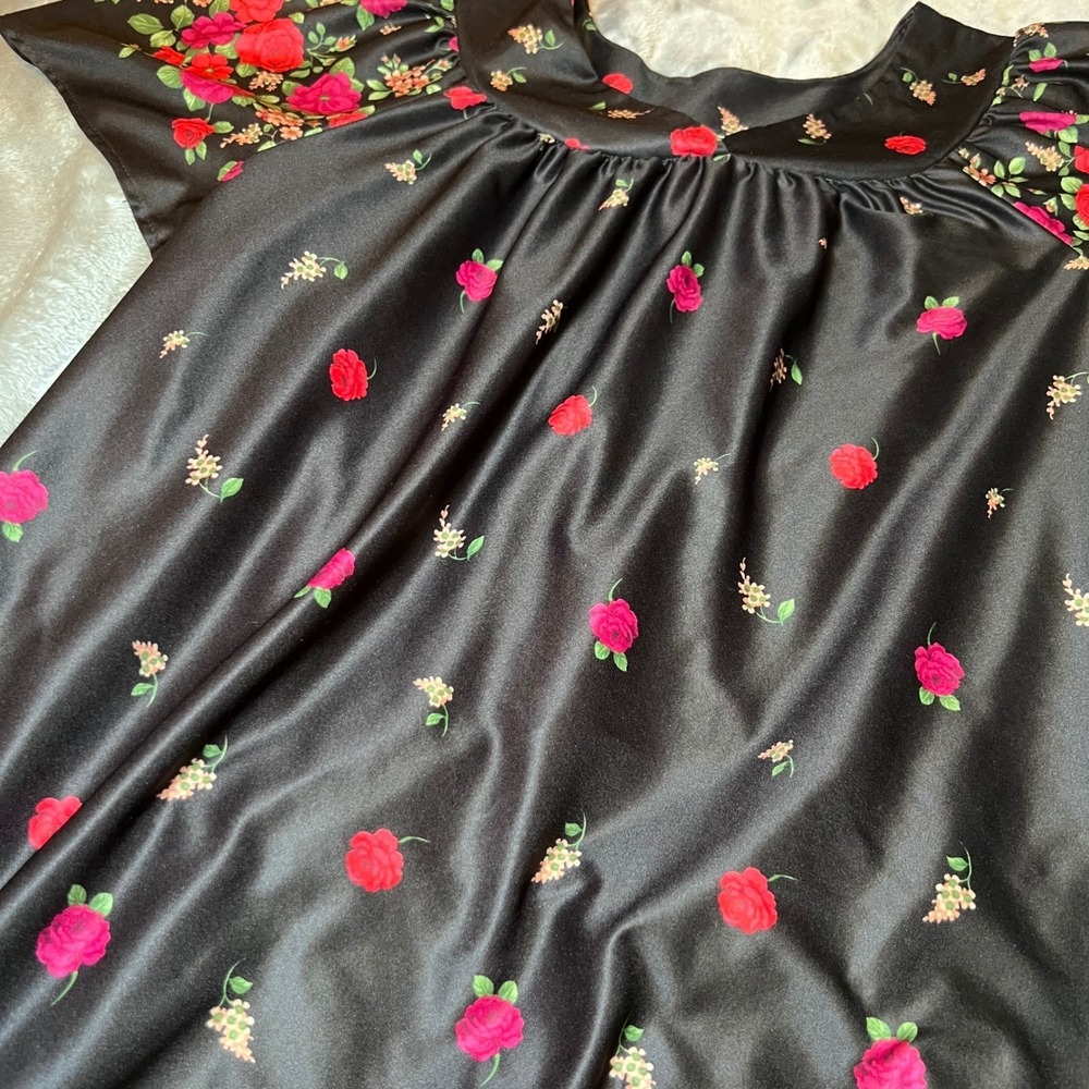 Anthony Richards Womens Size 1X Nightgown Black Red Floral MuuMuu House Gown - Picture 13 of 14